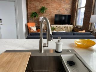 ZANGO Explore OTR and Downtown from a Renovated Condo - Cincinnati - 1