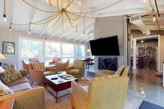 On The Lake - Lakemont - 6