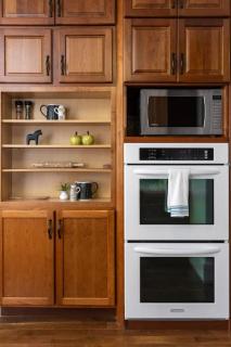 Deluxe 6 Bedroom 3 Min to Downtown w 2-car Driveway - 6