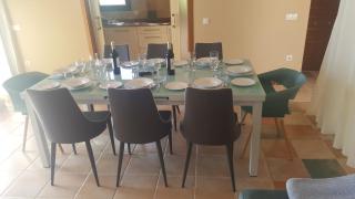Beautiful, spacious villa, heated pool, sleeps eight, with quality furnishings - 4