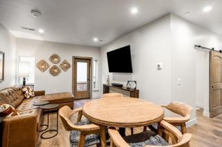 Lion Square Lodge South 255 & 257 - 5