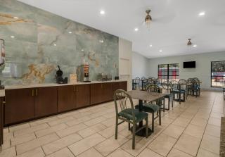 Econo Lodge Inn & Suites Fulton - Rockport - 1