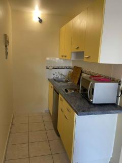 Appartement ou studio en hyper centre, pour la plage et la rue pietonne il suffit de traverser la rue , voir la photo principale - Andernos-les-Bains - 2