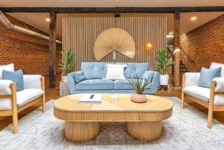 Spacious Retreat w Private Roof Deck Walkable to ALL - Cincinnati - 2