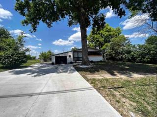 8th Street Haven - 3 bedroom House in DT Hamilton - Hamilton - 4