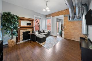 City Escape 2BR Steps to TQL near OTR and Downtown - Cincinnati - 2