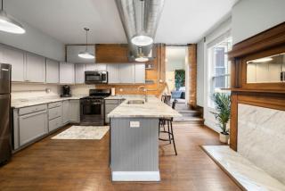 City Escape 2BR Steps to TQL near OTR and Downtown - Cincinnati - 1