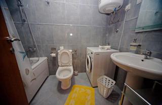 Lovely 2-bedroom condo with private garage - 3
