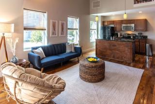 Explore OTR and Downtown from Broadway Lofts - Cincinnati - 8
