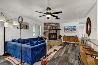 Eclectic Fun Haus with Hot Tub - 3 Min Drive to Main - Fredericksburg - 1