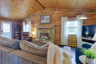 Cozy Brookville Home with Fire Pit and Deck! - Brookville - 4