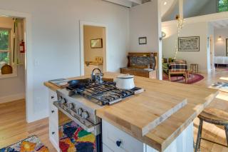 Fire Pit and Views Pet-Friendly Spruce Pine Studio - Spruce Pine - 1
