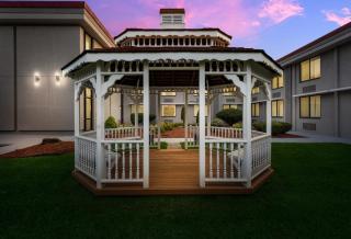 HomeTowne Studios by Red Roof Painted Post - 1
