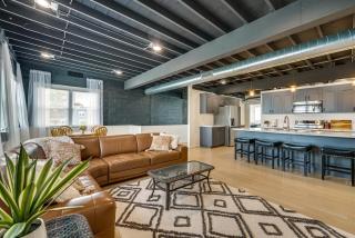 Modernized St Clair Apartment Walk to Boardwalk! - - 0