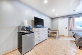 Sea Treasures Inn Units #101-104, #114, & #115 - Rockaway Beach - 4