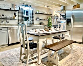 A Tranquil Retreat Loaded With Ambiance! Sleeps 10 - 8