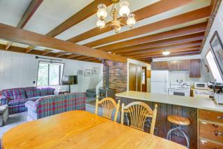 Crystal Mountain Cabin with Cozy Fireplace! - Thompsonville - 5