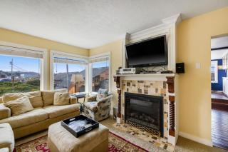 Captain's Quarters and Cabins - 7