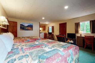 Riverbank Connecting Motel Rooms 9 & 12 - 7