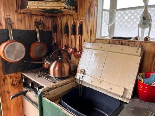 Ty Gwenyn, Coity Bach - 1