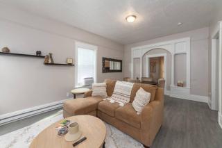 Renovated 2 bed 2 bath Near Arena and Downtown - 4