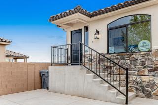 Red Desert Villa - Hurricane - 0