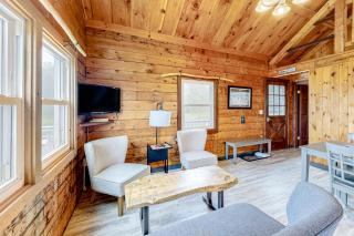 Modern Log Chalet - Upper Level - Montgomery - 9