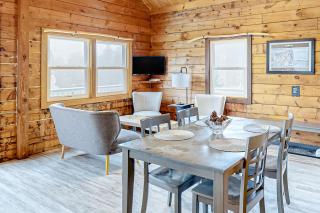 Modern Log Chalet - Upper Level - Montgomery - 6