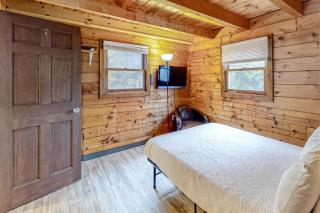 Modern Log Chalet - Upper Level - Montgomery - 2