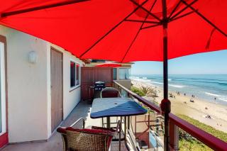 3009 Ocean St Main Beautiful Oceanfront Condo w/Private Balcony, Free WiFi - 1