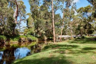 Lorne Foreshore Caravan Park - 0