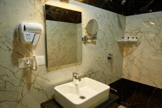 VOVO PREMIER HOTEL - Bangalore - 8