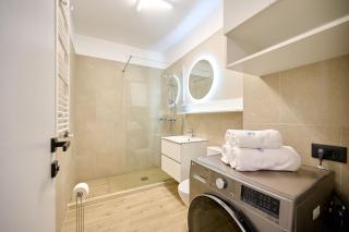 Beach Side Heaven Apartment in Infinity Beach Resort - parking - Mamaia - 2
