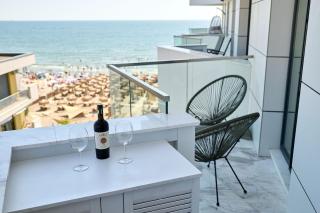 Beach Side Heaven Apartment in Infinity Beach Resort - parking - Mamaia - 7