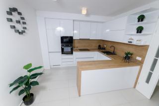 Apartment Cosmopolitan , Sea View, and free garage parking - Makarska - 4