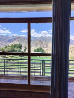Lovon hotel and restaurant - Nako - 9