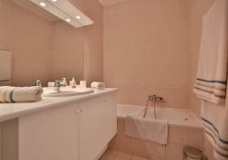 Charming Two-Bedroom Apartment with balcony and Garage by the Marina - Antibes - 4
