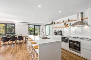 The Wave House - Wye River - 9