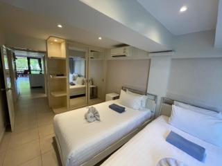 Peaceful retreat at Kalim Bay - pool bar garden - Patong - 2