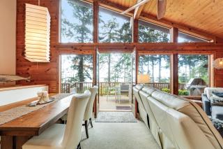 Oyster Beach House and Den - Coupeville - 4