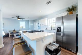 Oasis by the Bay-Upstairs Unit - 3