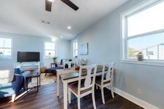 Oasis by the Bay-Upstairs Unit - Galveston - 6