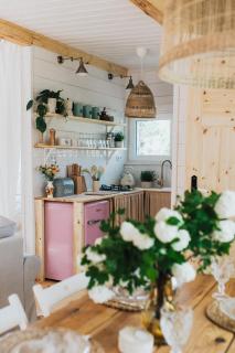 Domek w drzewach w Siedlisku Polanka - 1