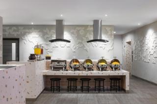 Amaris Hotel Kalimalang - 4