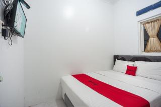 RedDoorz Syariah near PGC Cililitan - Jakarta - 8