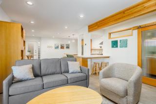 Downtown Contemporary Coastal Oasis - Anchorage - 5