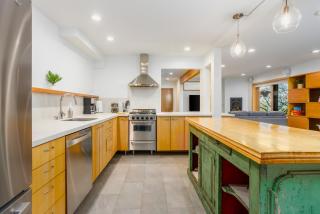 Downtown Contemporary Coastal Oasis - 2