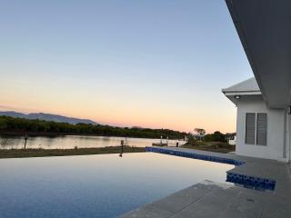 Naisoso Lake Side Villa - Nadi - 1