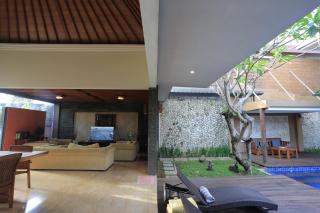 4 bedroom villa with pool in the center of Seminyak - 1