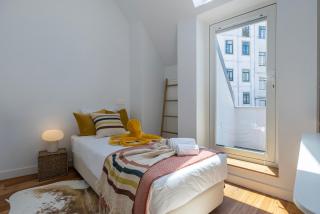 Design 3BDR Duplex W/Balcony by LovelyStay - Lissabon - 5